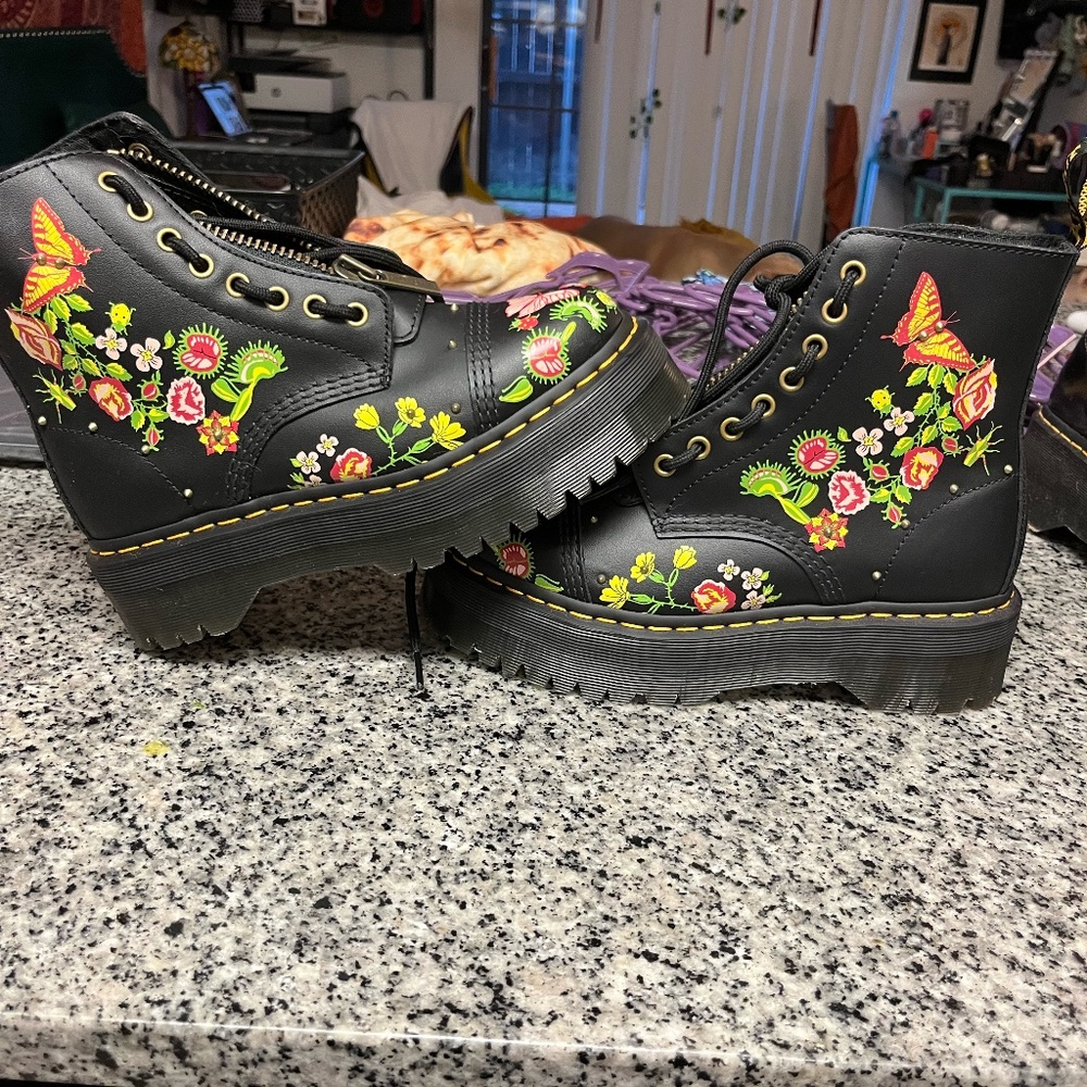 Limited Edition Dr Martens Venusfly Trap Sinclair